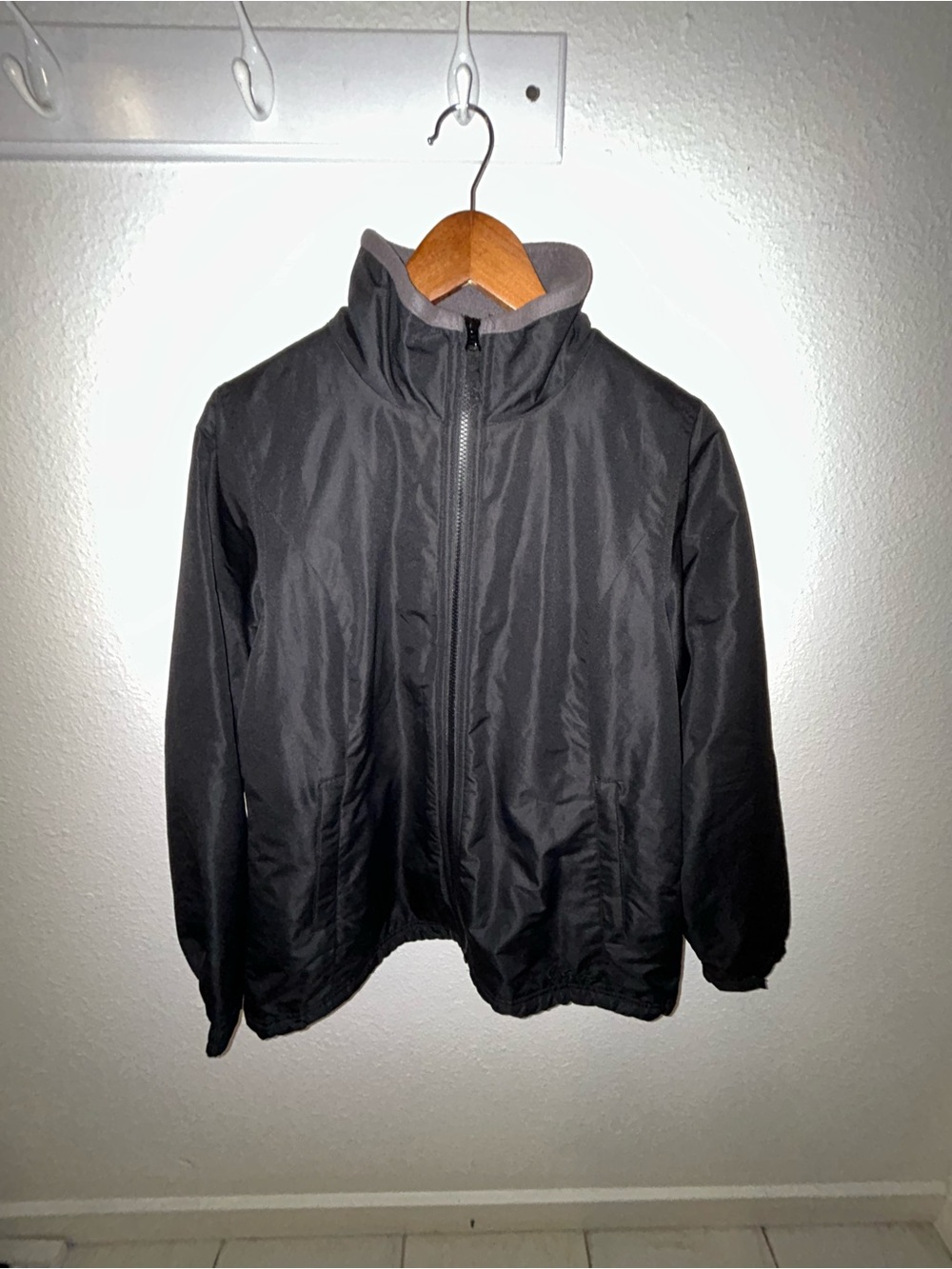 Cabela's Black Men's Windbreaker with High Collar
